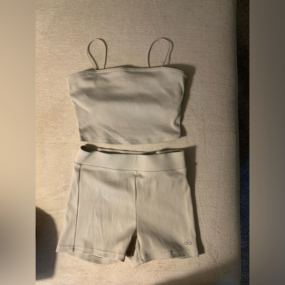 ALO YOGA cream ripped workout/lounge set